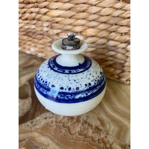 Pottery blue and white small oil lamp - Picture 1 of 6